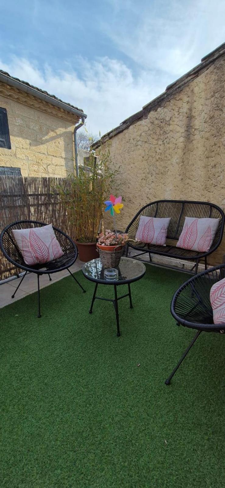 Proche D'Uzes La Terrasse Du Soleil Levant Collias Luaran gambar